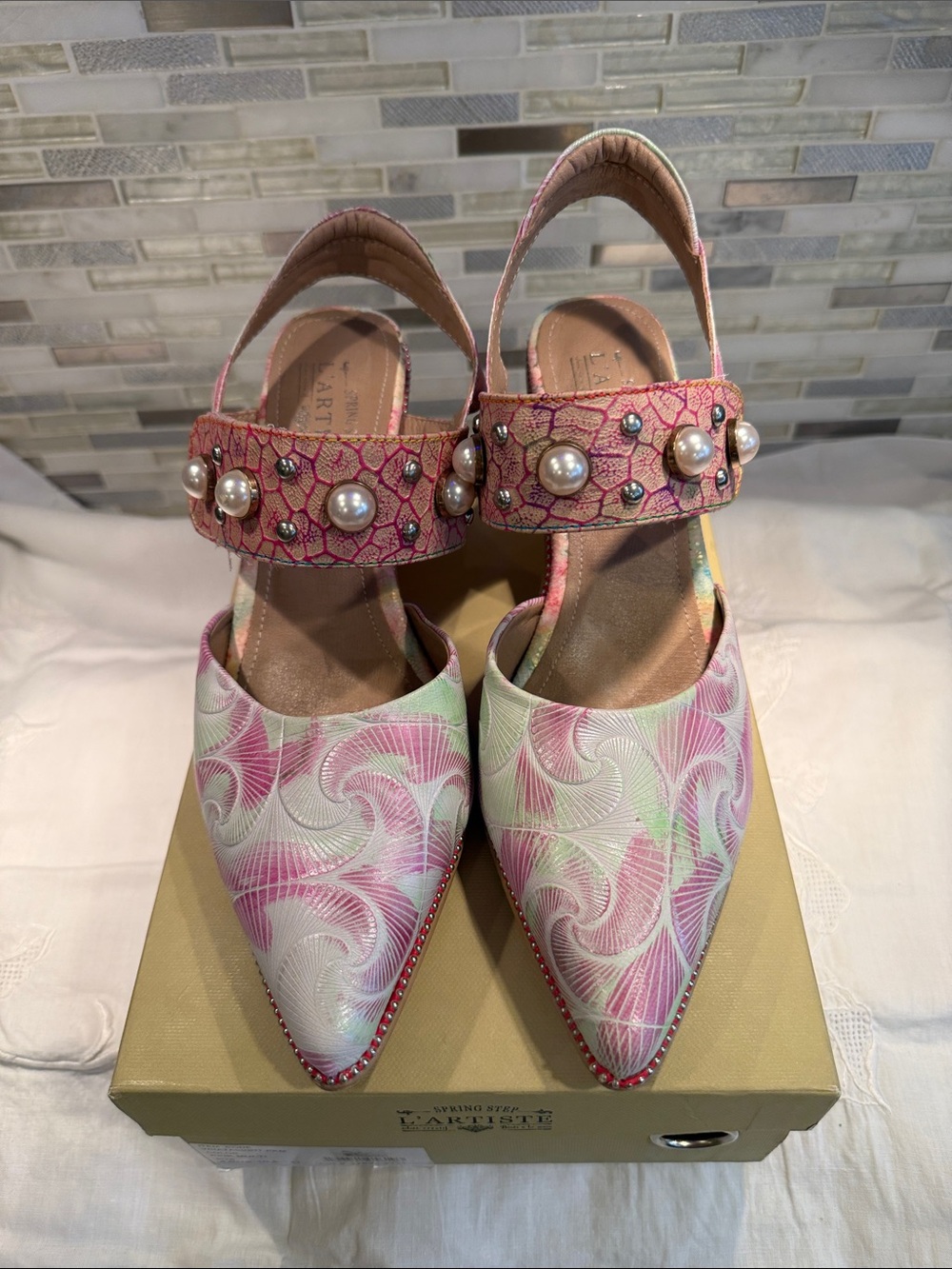 L'ATISTE Pastel Pink & Mint Pearl-Embellished Pointed Slingback Heels